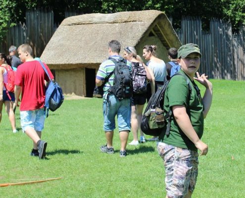 Šesťáci byli na výletě v Archeoparku v Chotěbuzi