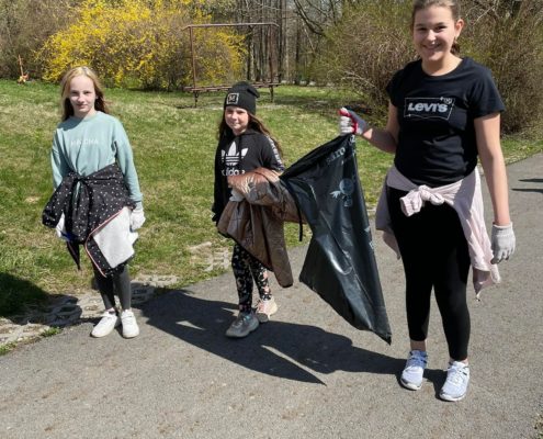 uklízení odpadků v rámci akce Ukliďme Česko