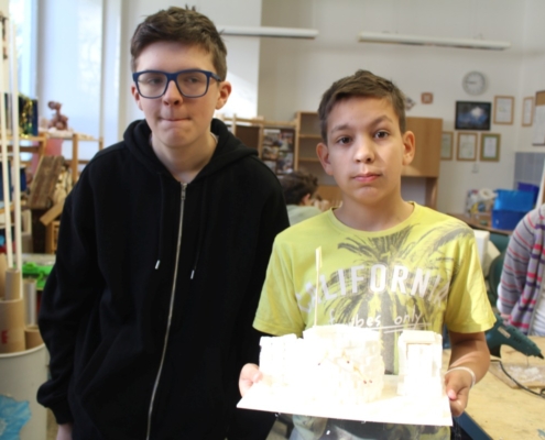 stavěli jsme zříceniny hradů z kostek cukru