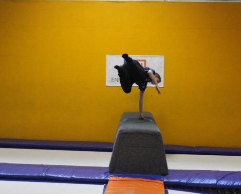 Skákání na trampolínách v ENHA parku