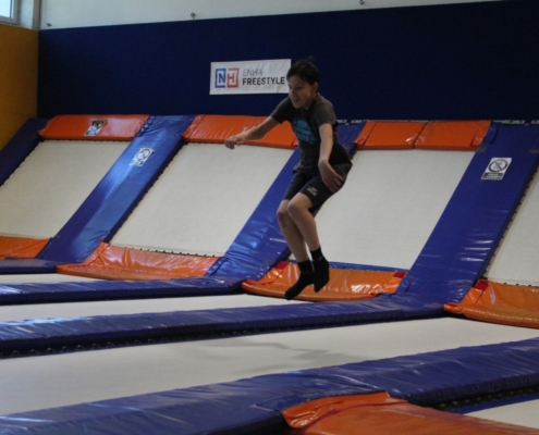 skákání na trampolínách v ENHAčku
