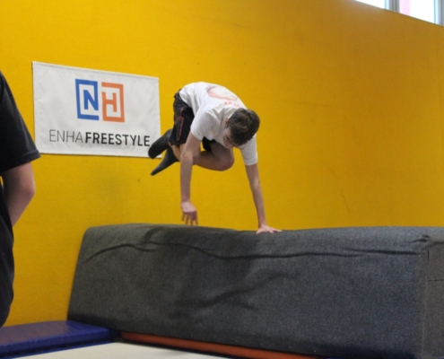 skákání na trampolínách v ENHAčku