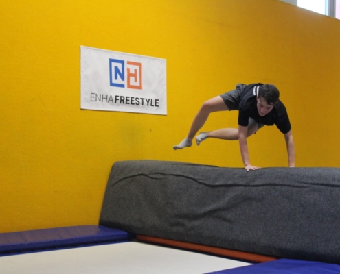 skákání na trampolínách v ENHAčku