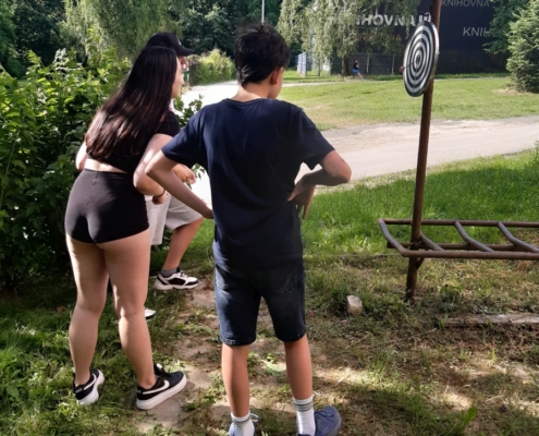 Žáci 8. třídy hrají petanque