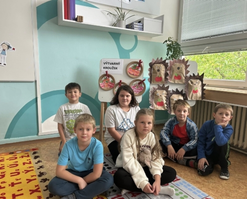 školní kroužky Angličtiny a výtvarný