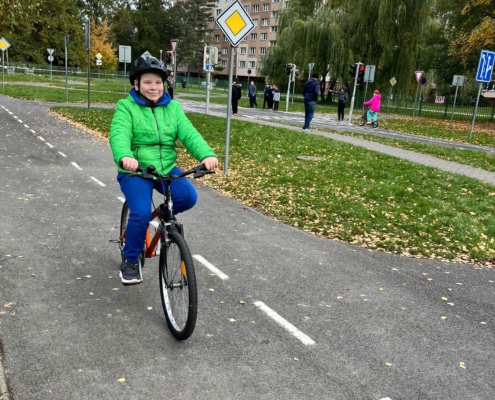 Děti 4. a 5.třídy si připomněly dopravní značky a pravidla