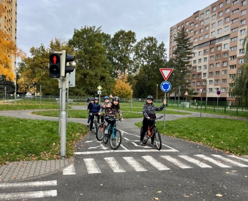 Děti 4. a 5.třídy si připomněly dopravní značky a pravidla