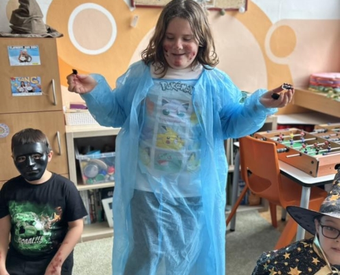 helloweenské odpoledne jsme si se staršími dětmi ve školní družině moc užili