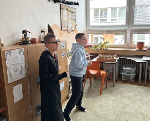 helloweenské odpoledne jsme si se staršími dětmi ve školní družině moc užili