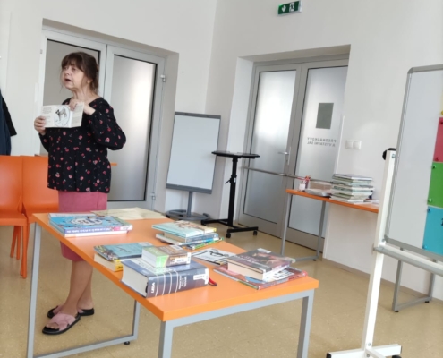 6. třída absolvovala čtenářskou lekci v knihovně