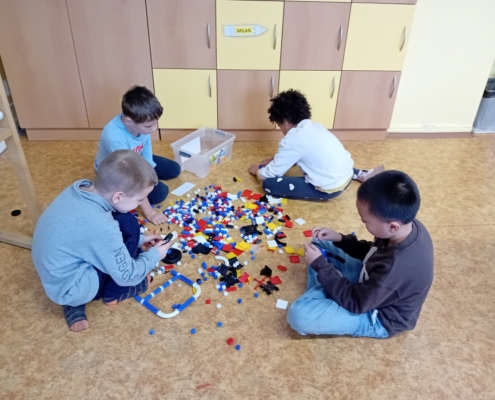 v družině si nejraději hrají se stavebnicemi