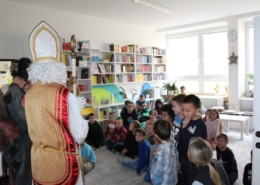 Dneska nás navštívili Mikuláš s čertem a andělem