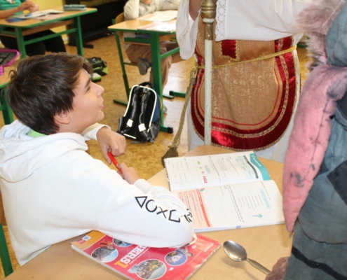 Dneska nás navštívili Mikuláš s čertem a andělem