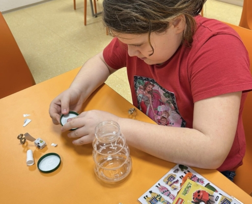 odpoledne trávily starší děti ze školní družiny v knihovně