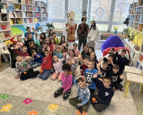 Dneska nás navštívili Mikuláš s čertem a andělem