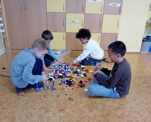 S malými dětmi v družině