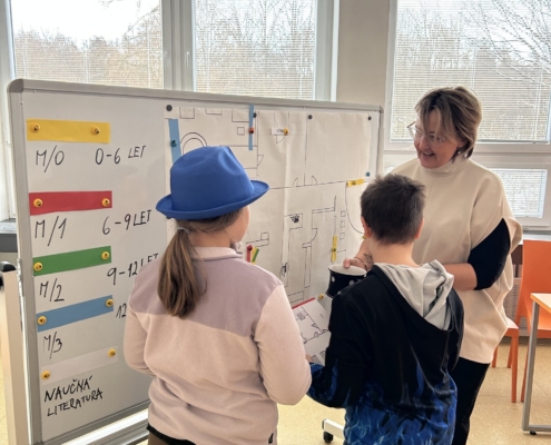 Detektivové v akci - děti ze školní družiny v knihovně plnily úkoly