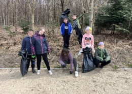naše škola se zúčastnila celorepublikové dobrovolnické akce Ukliďme Česko