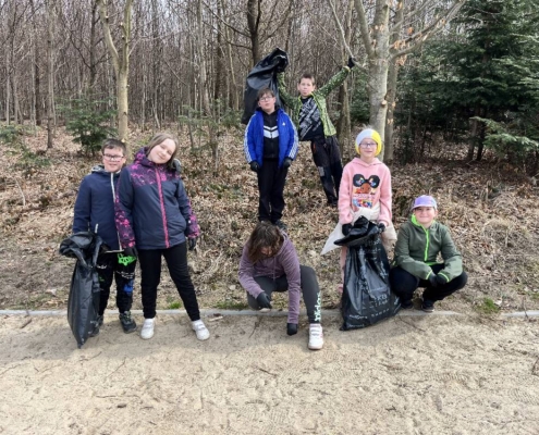 naše škola se zúčastnila celorepublikové dobrovolnické akce Ukliďme Česko
