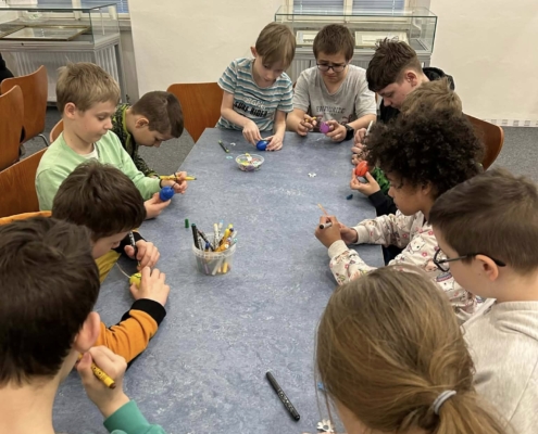 Děti z 1. stupně se vydaly na výpravu do muzea ve Frenštátě pod Radhoštěm