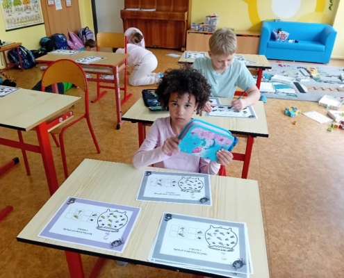 čarodějnické odpoledne plné her, úkolů