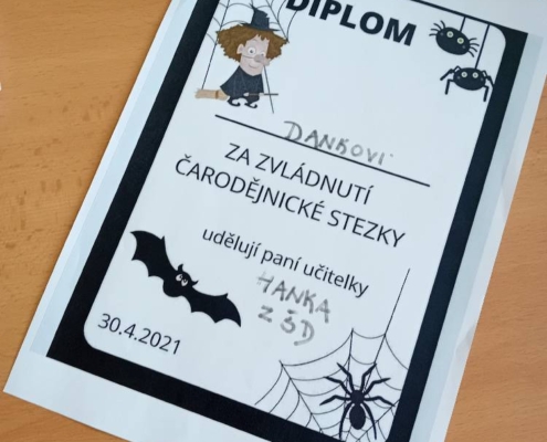 čarodějnické odpoledne plné her, úkolů