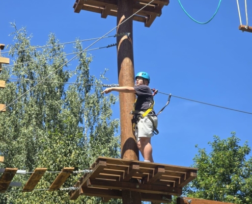 žáci šesté třídy se vydali zkoumat a užívat si Landek Park.