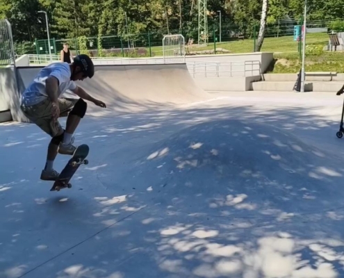 Osmáci v akci ve skateparku