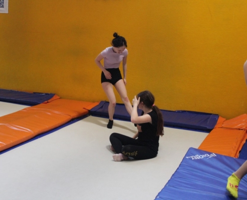 trampoliny-enha-021 zaskákat si na trampolínách v rámci tělesné výchovy
